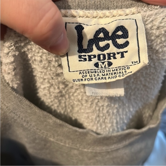 Vintage Lee Sport Minnesota Viking Crewneck
Sweatshirt Embroidered NFL Medium - Picture 3 of 3